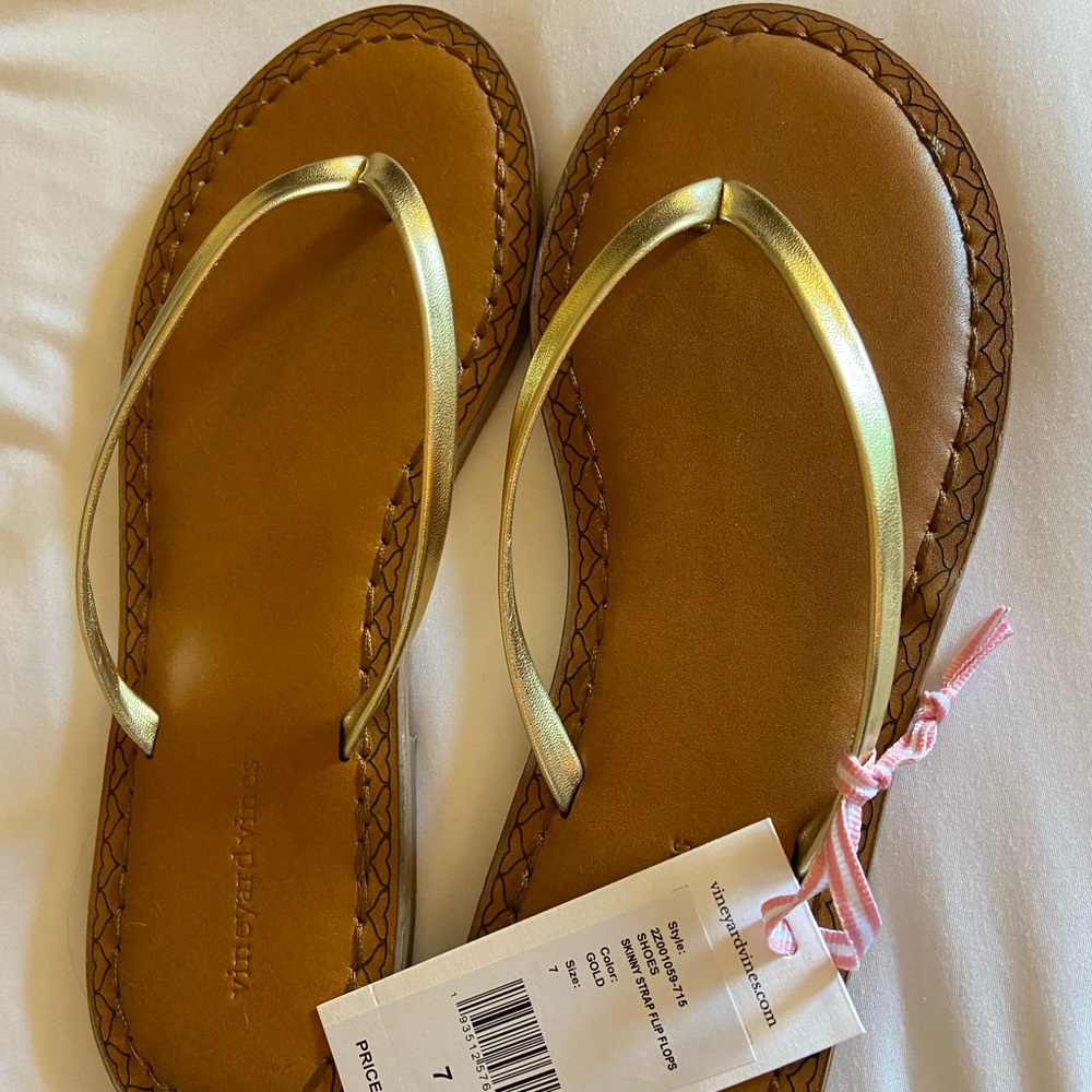 Vineyard Vines flip flops